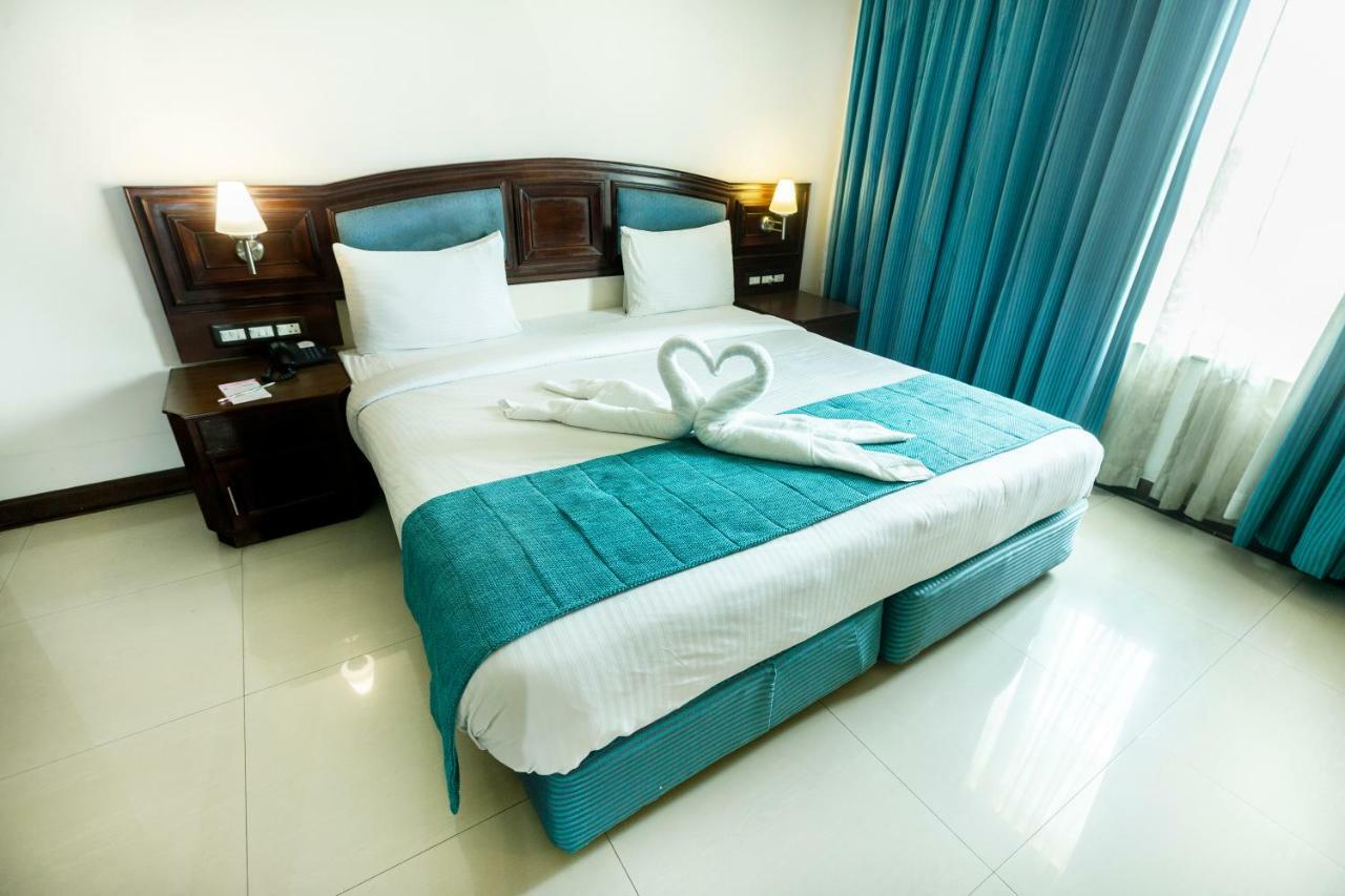 Hotel Elite Palazzo Kochi Extérieur photo